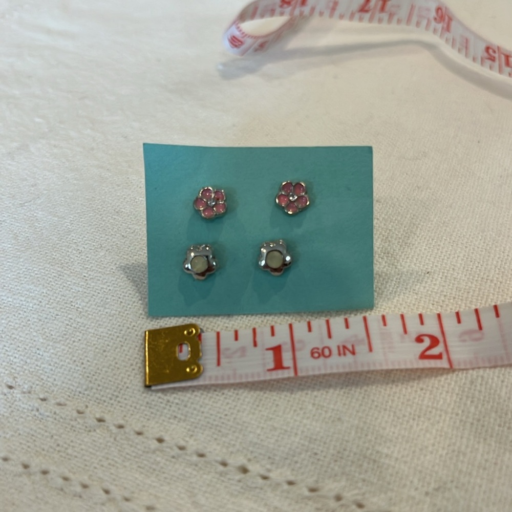 Flower Earring Set - Picture 4 of 4